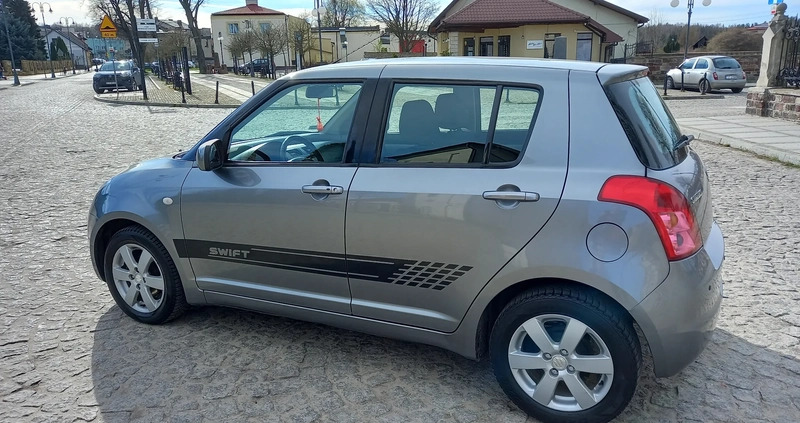 Suzuki Swift cena 23500 przebieg: 144900, rok produkcji 2010 z Starachowice małe 172